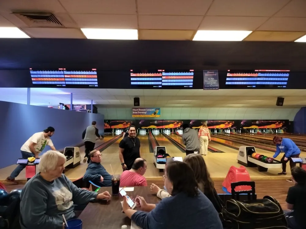 Bowling & Laser Tag — photo 1